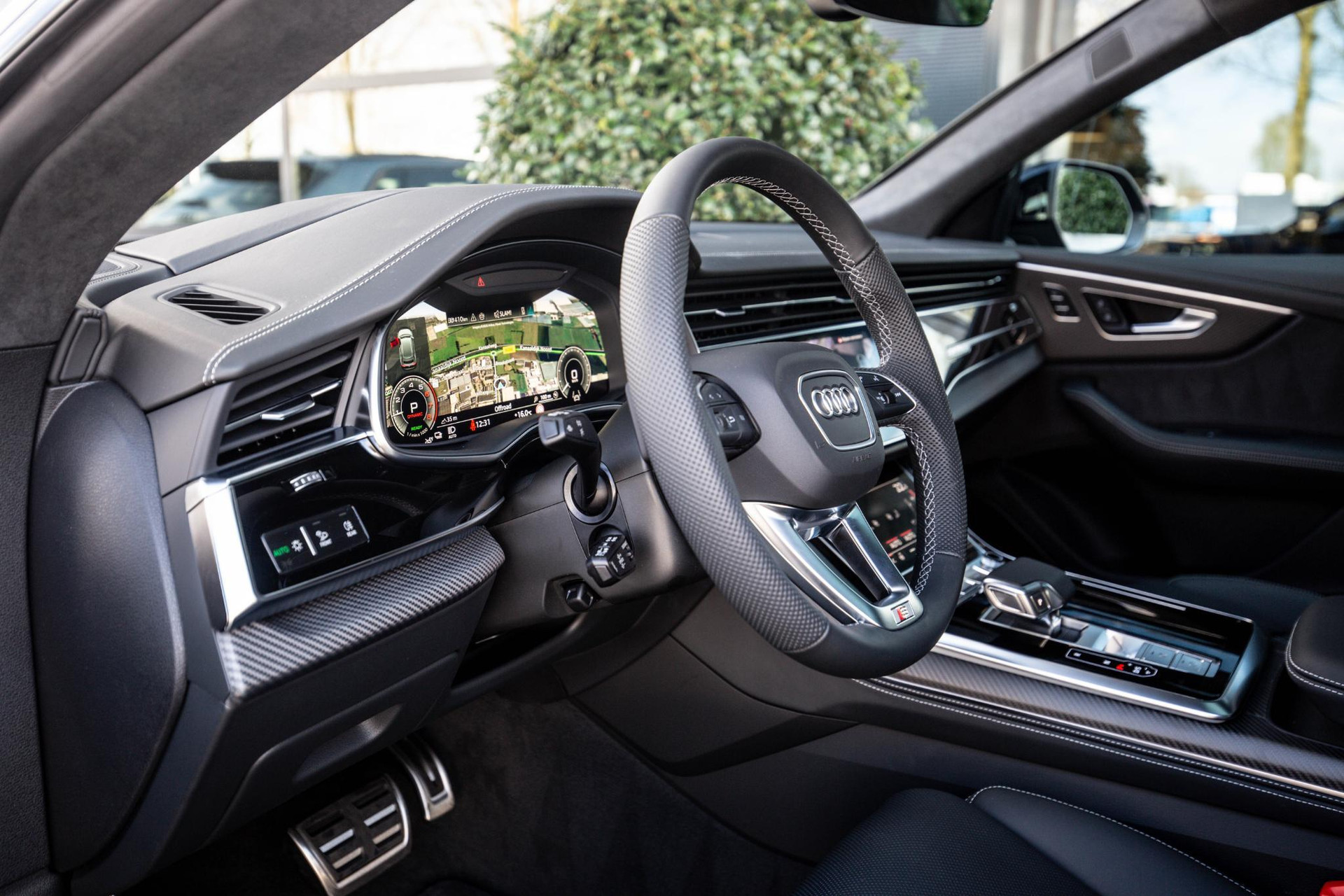 
Audi Q8 60 TFSI e vol									