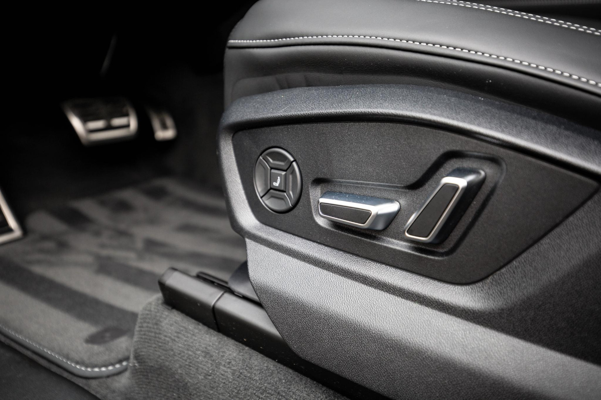 
								Audi SQ7 4.0 TFSI 507pk 7p, Keramisch, vol									