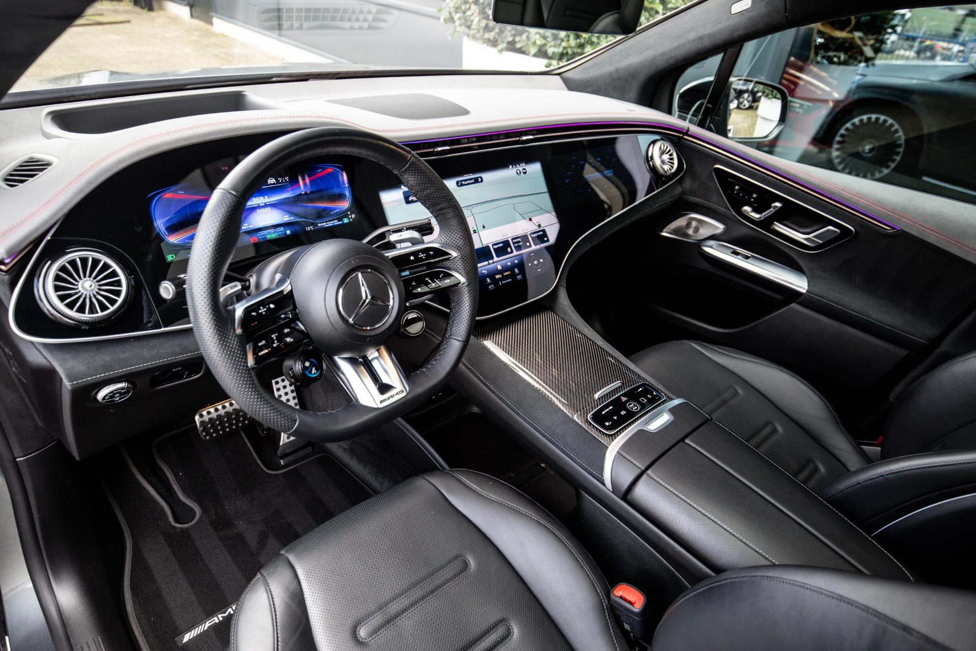 
								Mercedes-Benz EQE AMG 43 4MATIC 90 kWh vol									