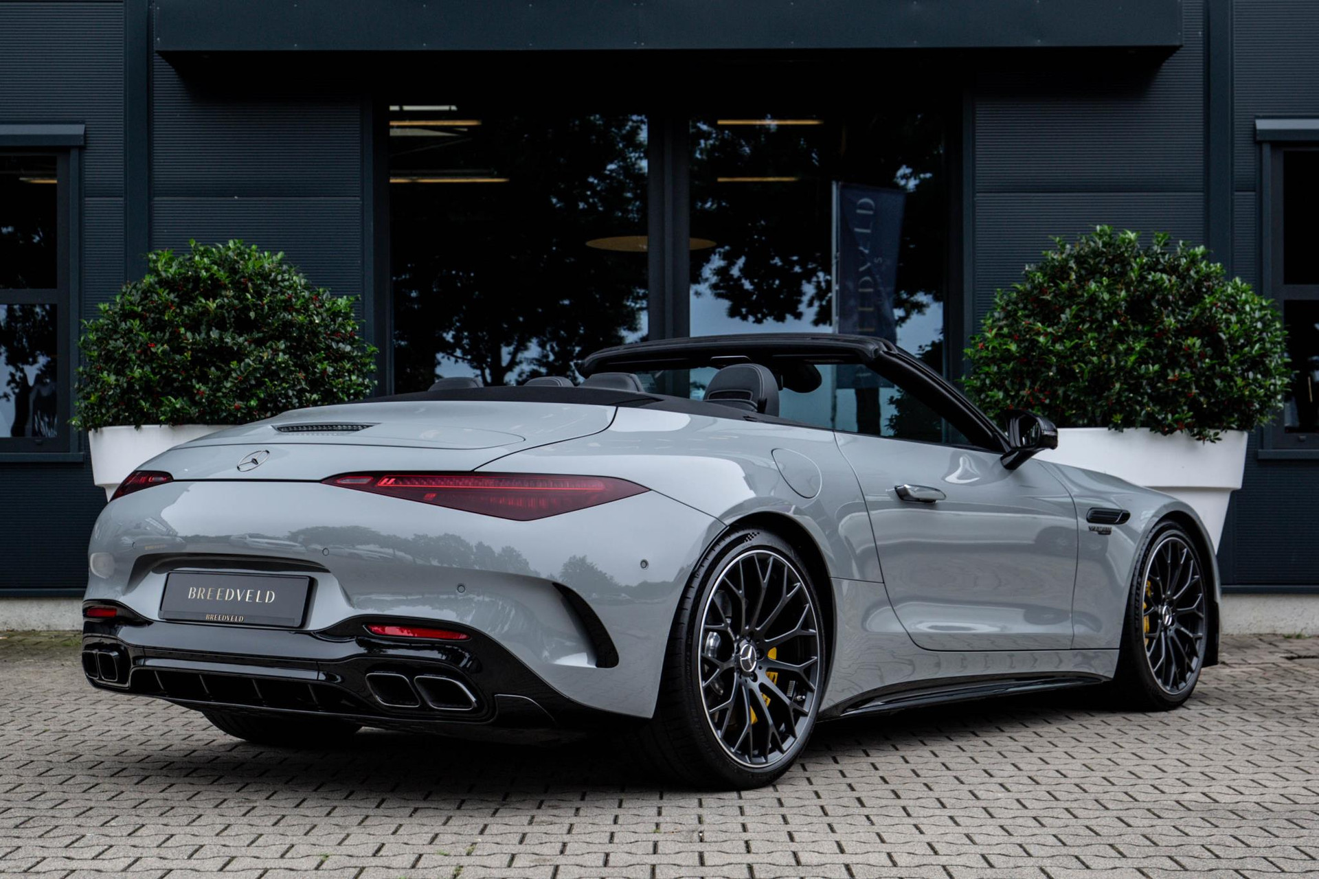 
								Mercedes-Benz SL-Klasse 63 AMG Roadster vol									