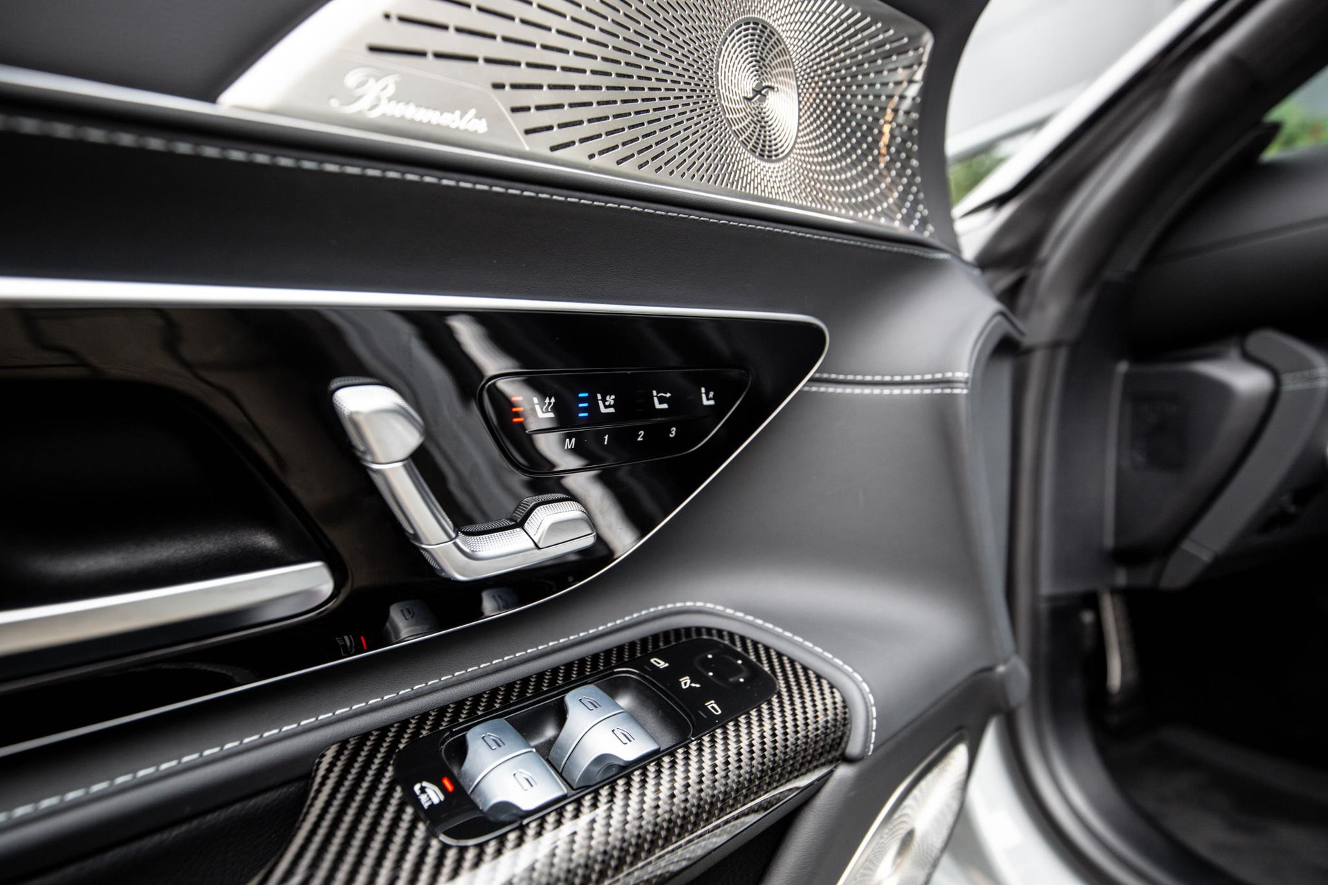 
								Mercedes-Benz SL-Klasse 63 AMG Roadster vol									
