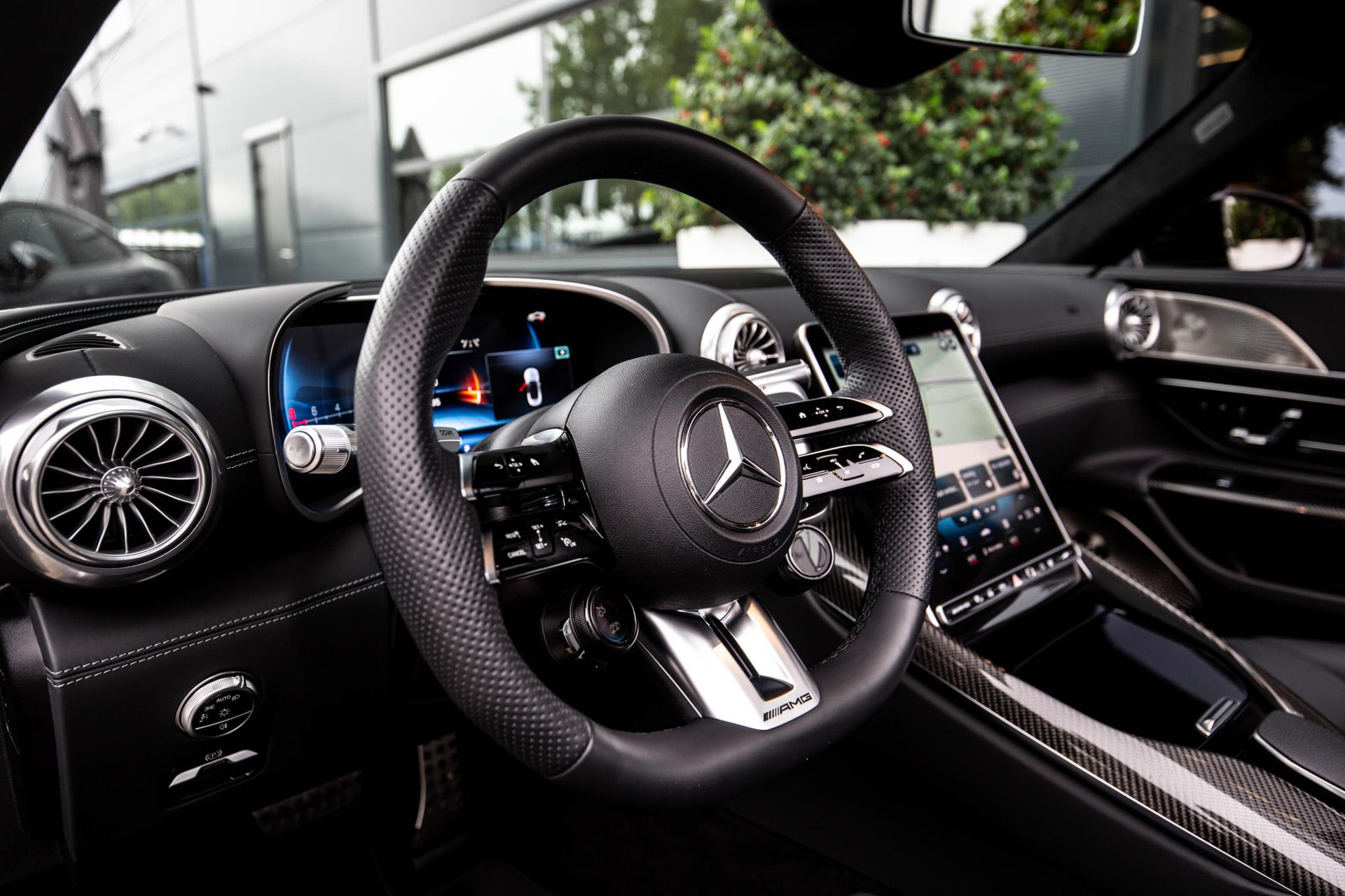 
								Mercedes-Benz SL-Klasse 63 AMG Roadster vol									