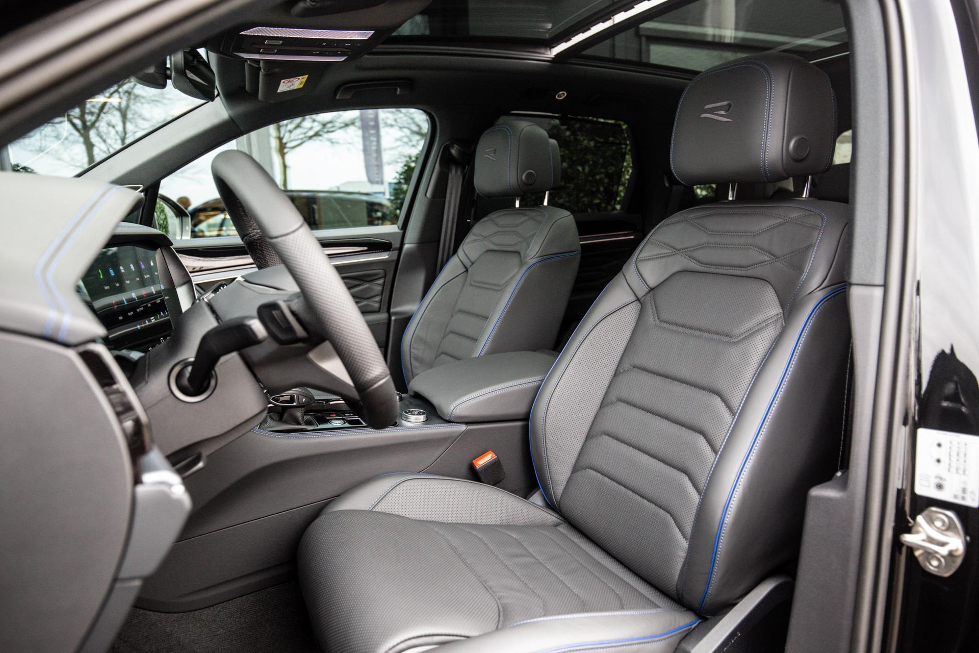 
Volkswagen Touareg 3.0 TSi eHybrid 4MOTION R vol									