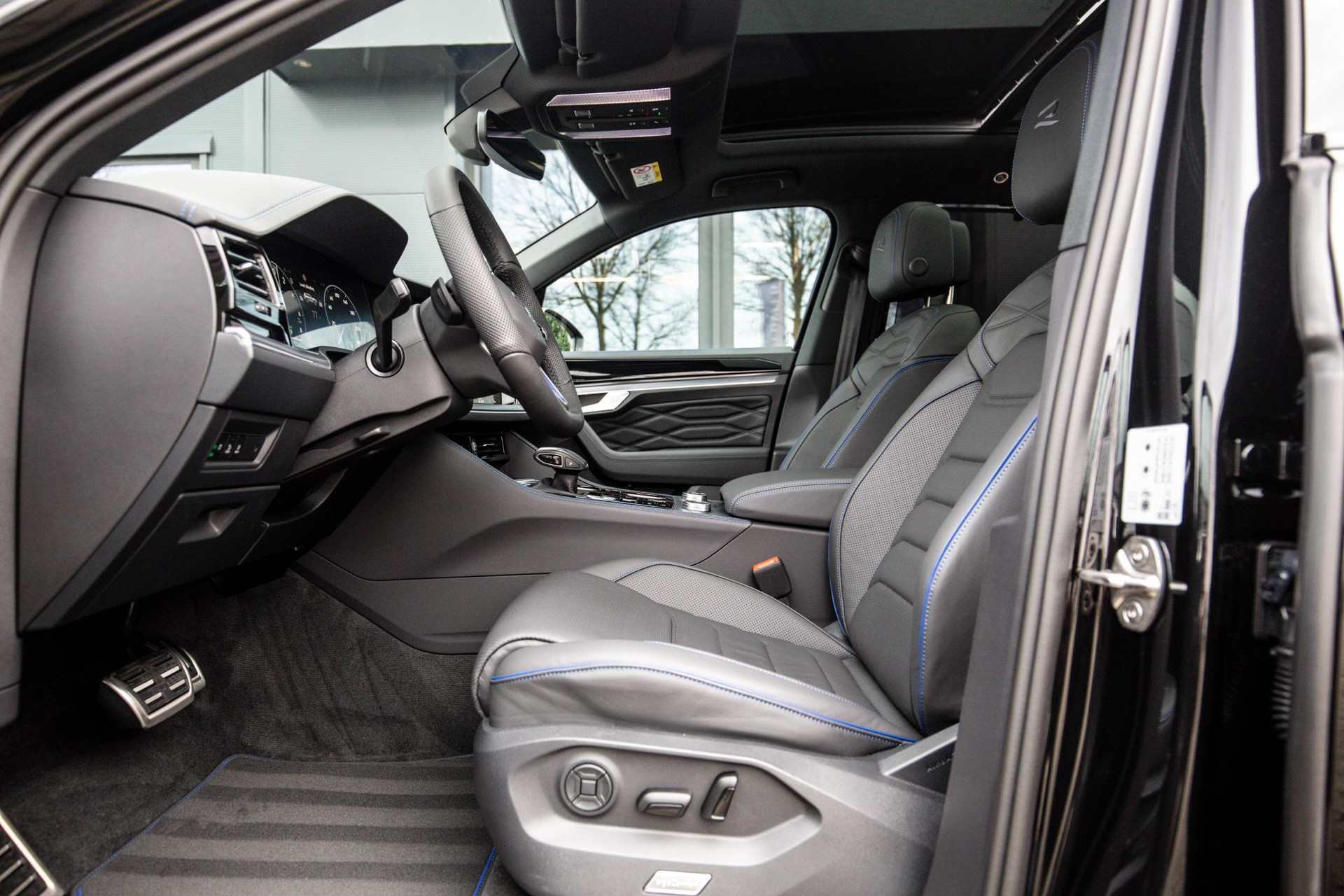 
Volkswagen Touareg 3.0 TSi eHybrid 4MOTION R vol									