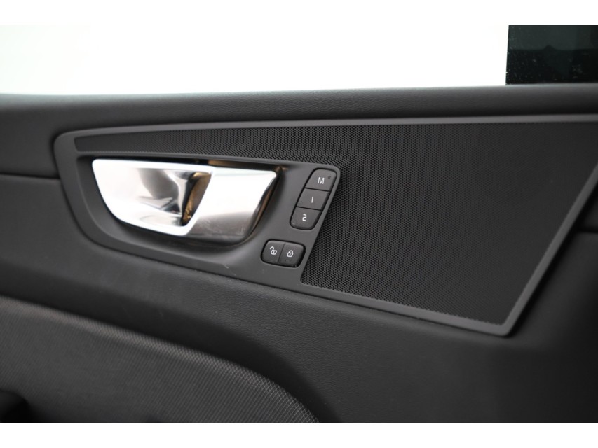 
Volvo XC60 2.0 Recharge T6 AWD R-Design vol									