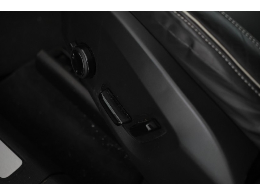 
Volvo XC60 2.0 Recharge T6 AWD R-Design vol									