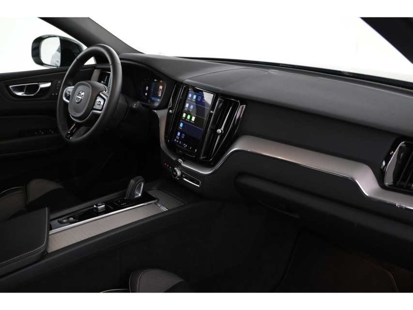 
Volvo XC60 2.0 Recharge T6 AWD R-Design vol									