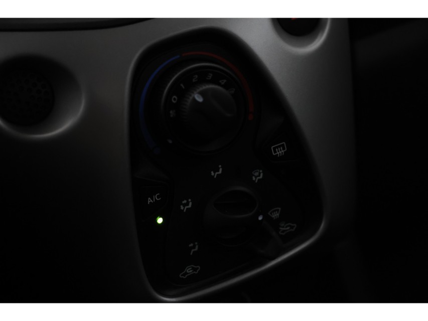 
								Peugeot 108 1.0 e-VTi Active vol									