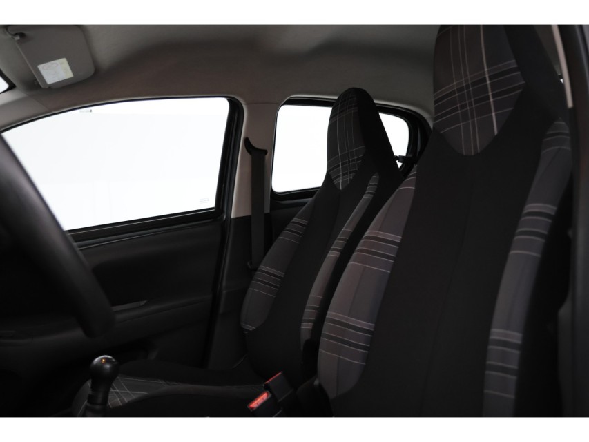 
								Peugeot 108 1.0 e-VTi Active vol									