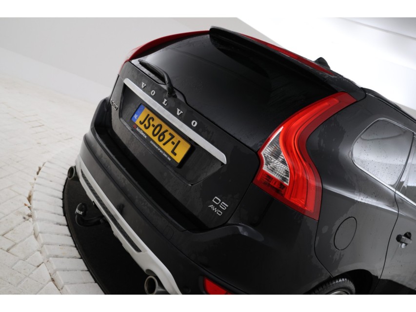 
								Volvo XC60 2.4 D5 R-design vol									