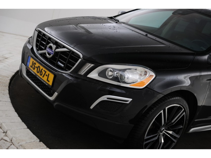 
								Volvo XC60 2.4 D5 R-design vol									