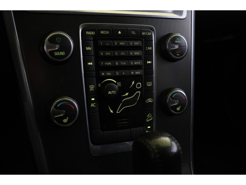 
								Volvo XC60 2.4 D5 R-design vol									