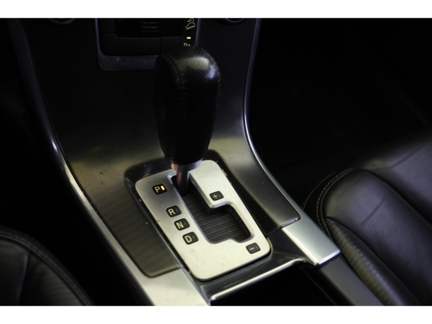 
								Volvo XC60 2.4 D5 R-design vol									