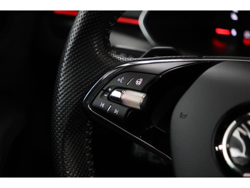 
Škoda Superb Combi 1.4 TSI iV Sportline Business vol									