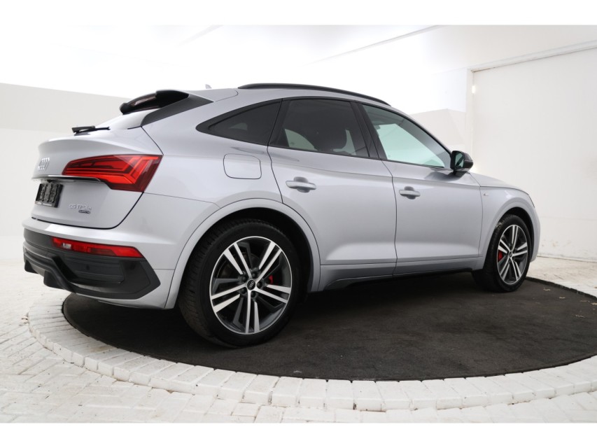 
								Audi Q5 Sportback 55 TFSI e S edition vol									