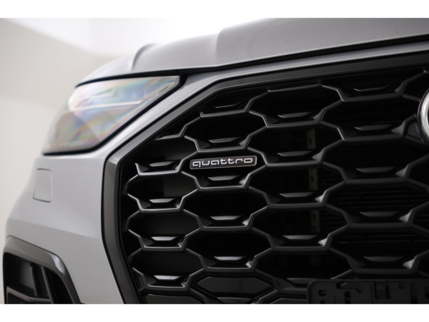 
								Audi Q5 Sportback 55 TFSI e S edition vol									