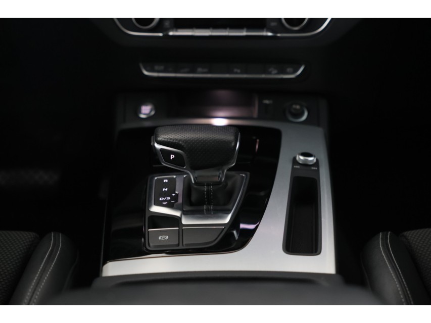 
								Audi Q5 Sportback 55 TFSI e S edition vol									