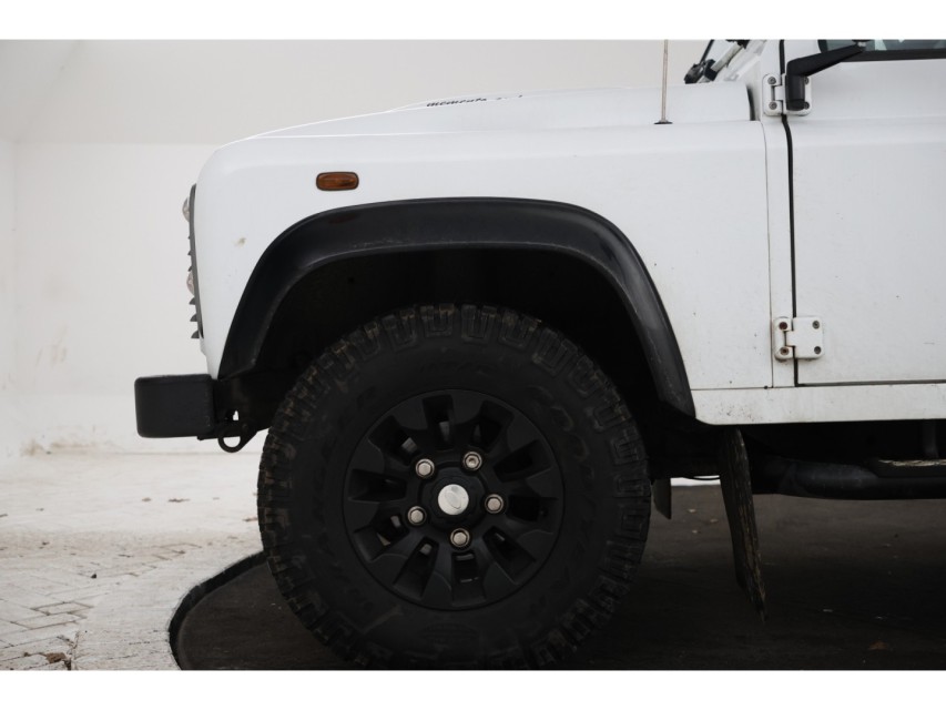 
Land Rover Defender 2.2 TD4110 SW SE vol									