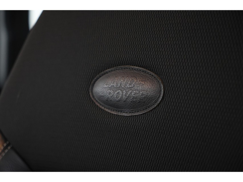 
Land Rover Defender 2.2 TD4110 SW SE vol									