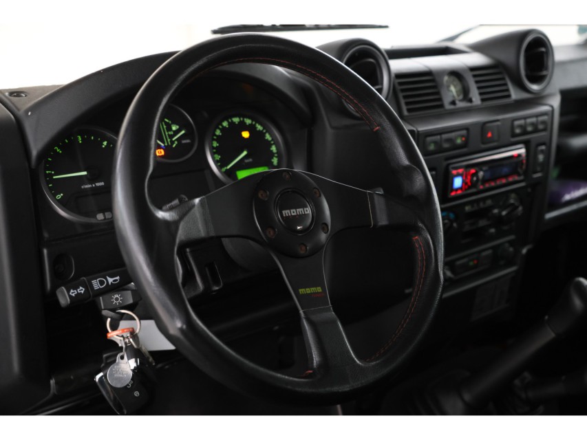 
Land Rover Defender 2.2 TD4110 SW SE vol									