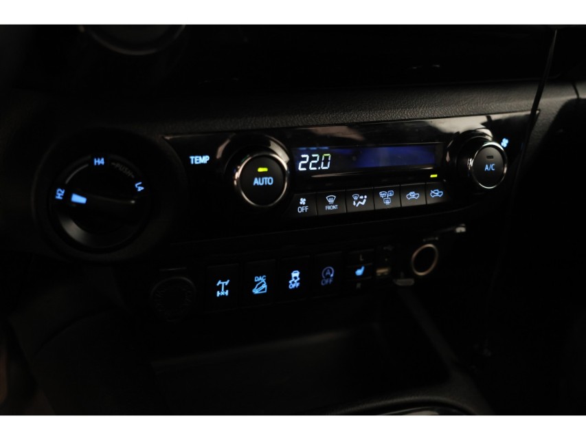 
								Toyota Hilux 2.4 D-4D Xtra Cab Challenger vol									
