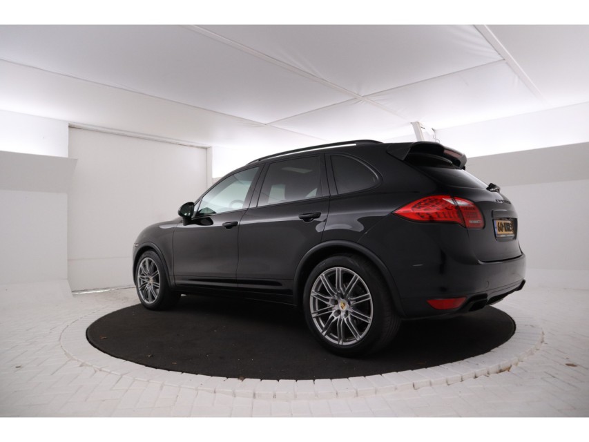 
								Porsche Cayenne 4.8 S – vol									