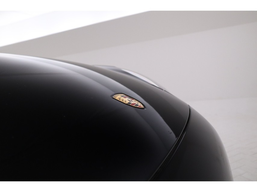 
								Porsche Cayenne 4.8 S – vol									