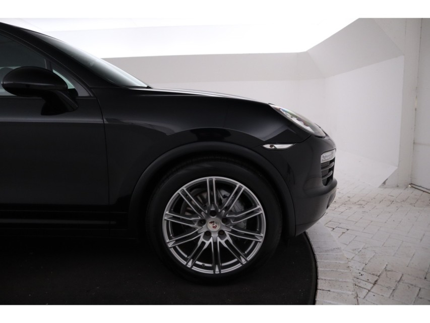 
								Porsche Cayenne 4.8 S – vol									