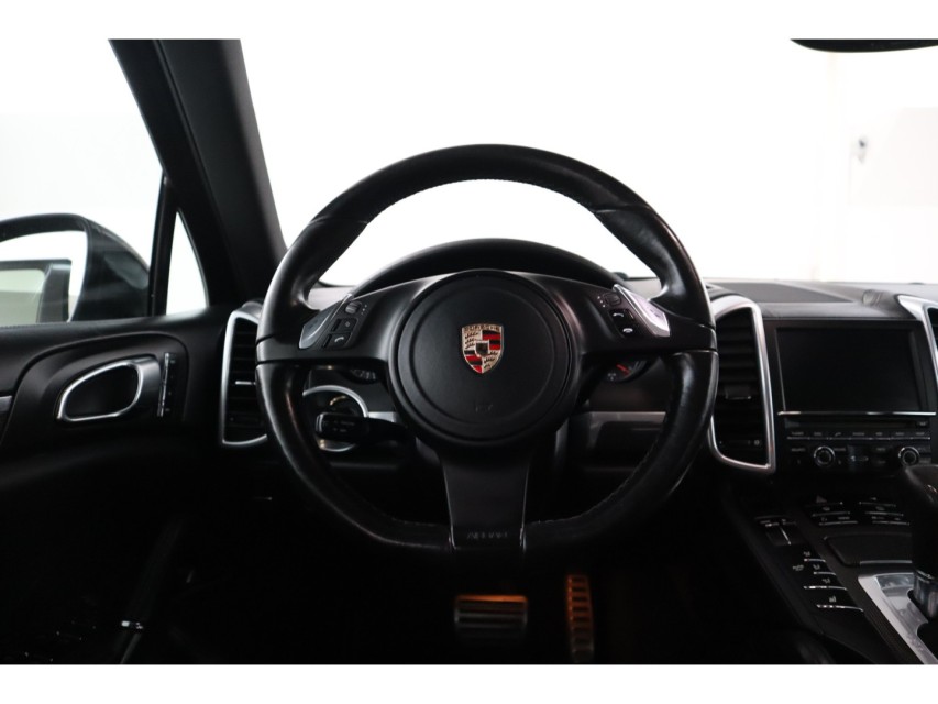 
								Porsche Cayenne 4.8 S – vol									