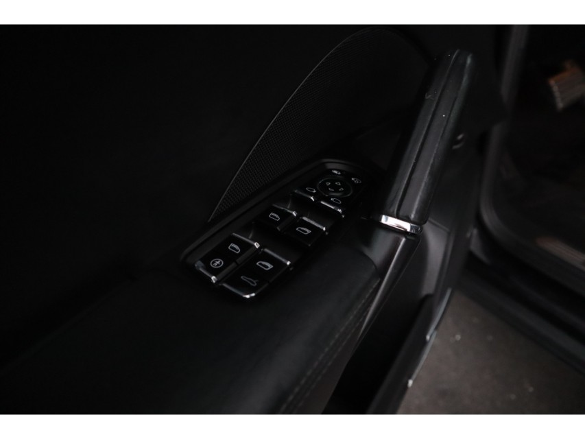 
								Porsche Cayenne 4.8 S – vol									