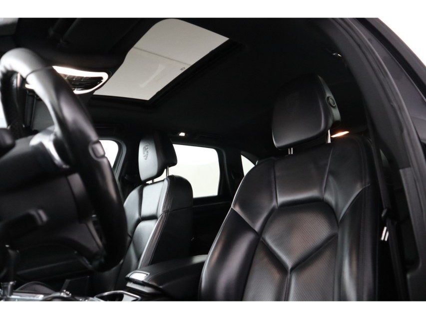 
								Porsche Cayenne 4.8 S – vol									