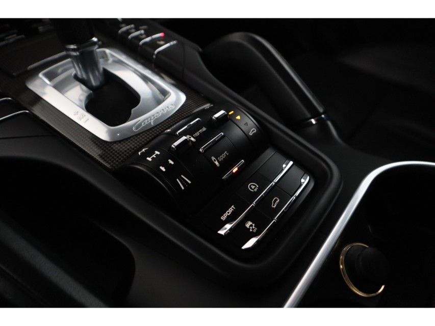 
								Porsche Cayenne 4.8 S – vol									
