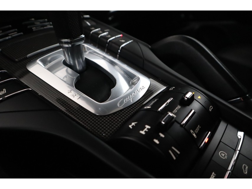 
								Porsche Cayenne 4.8 S – vol									