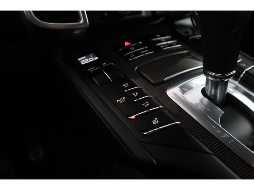 
								Porsche Cayenne 4.8 S – vol									