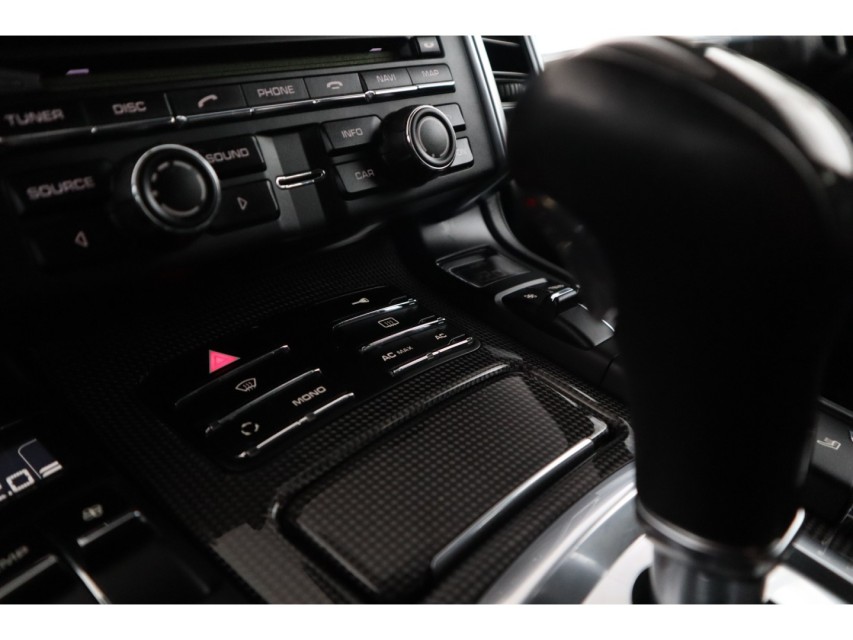 
								Porsche Cayenne 4.8 S – vol									