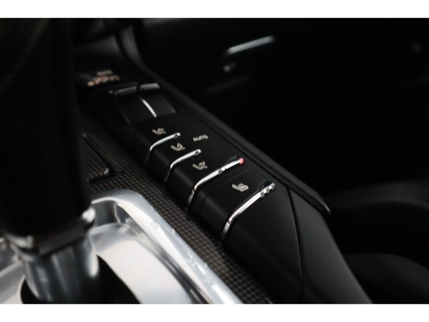 
								Porsche Cayenne 4.8 S – vol									