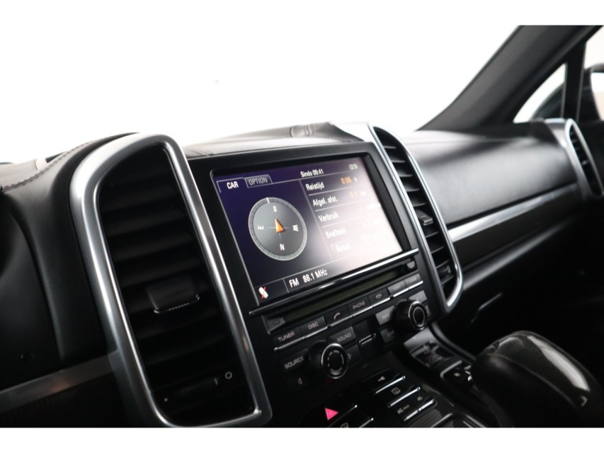 
								Porsche Cayenne 4.8 S – vol									
