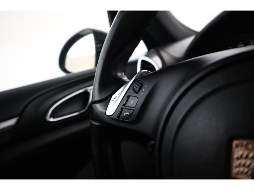 
								Porsche Cayenne 4.8 S – vol									