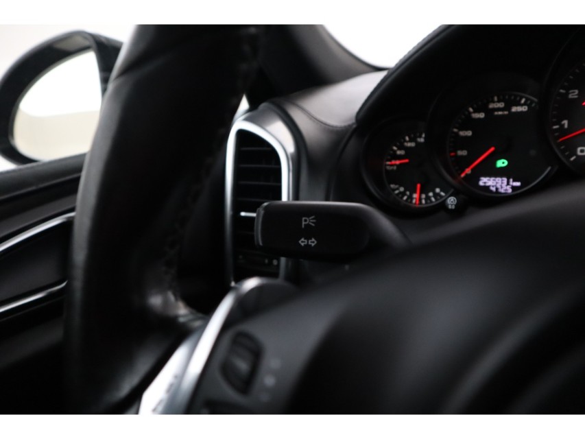 
								Porsche Cayenne 4.8 S – vol									