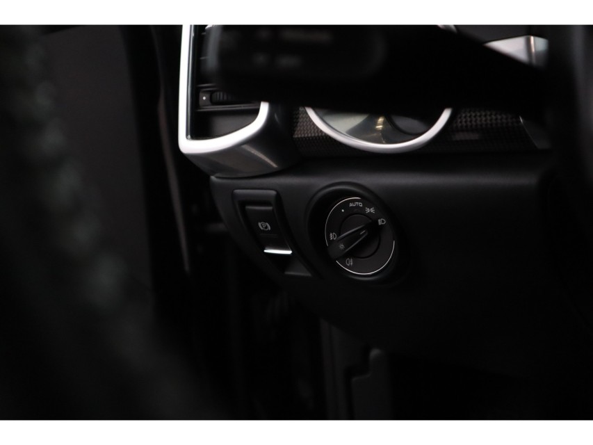
								Porsche Cayenne 4.8 S – vol									