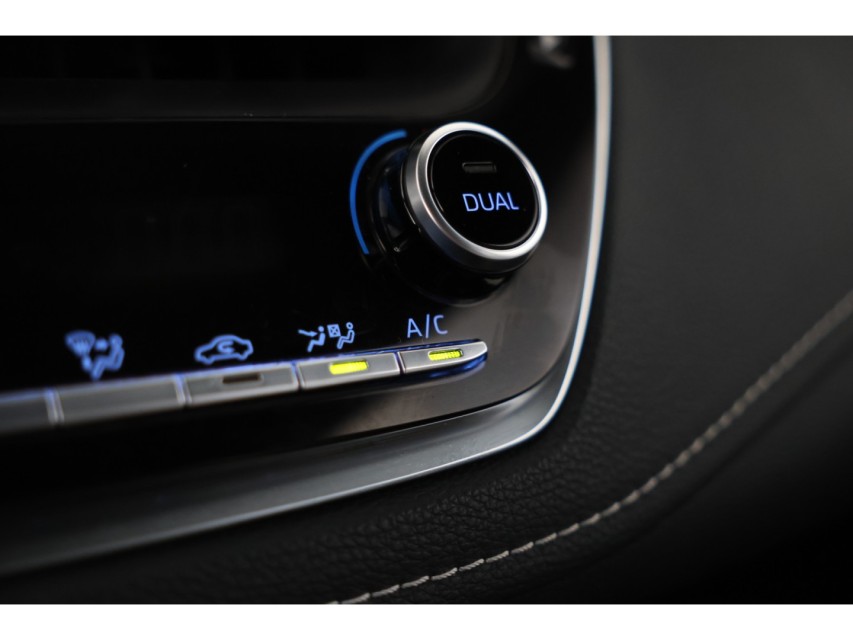 
Toyota Corolla Touring Sports 1.8 Hybrid Trek vol									