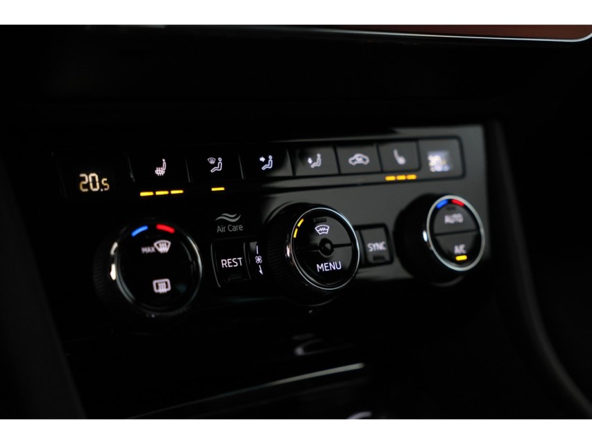 
								Škoda Superb Combi 1.4 TSI iV L& K vol									
