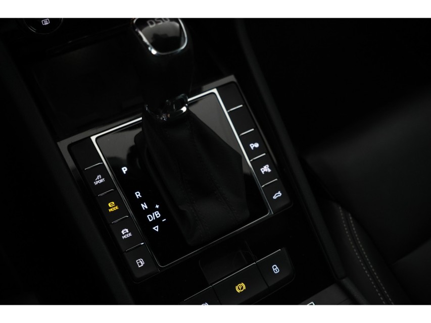 
								Škoda Superb Combi 1.4 TSI iV L& K vol									