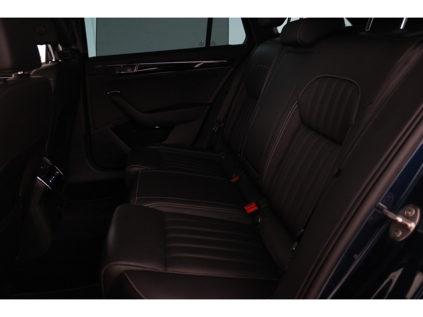 
								Škoda Superb Combi 1.4 TSI iV L& K vol									
