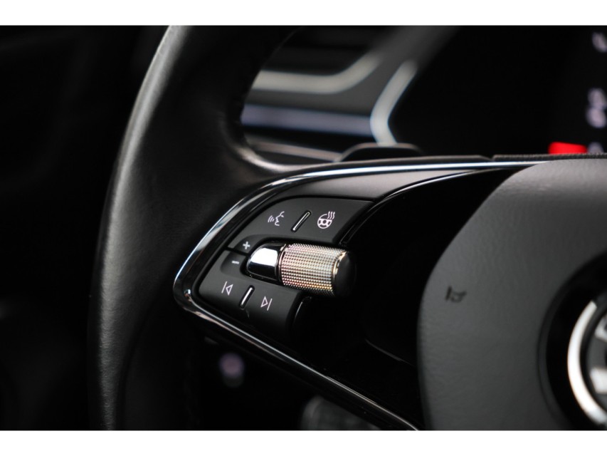
								Škoda Superb Combi 1.4 TSI iV L& K vol									