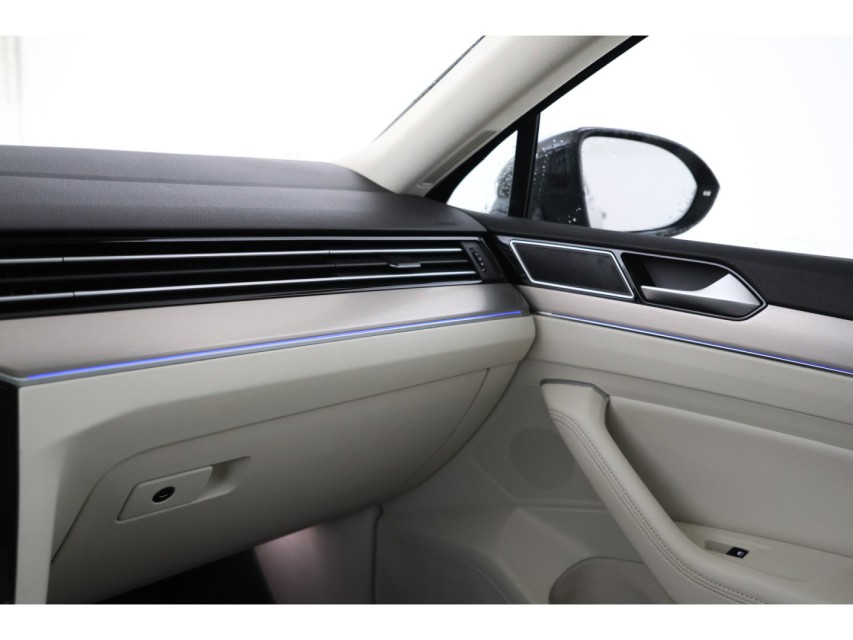 
								Volkswagen Passat Variant 1.4 TSI GTE Highline vol									