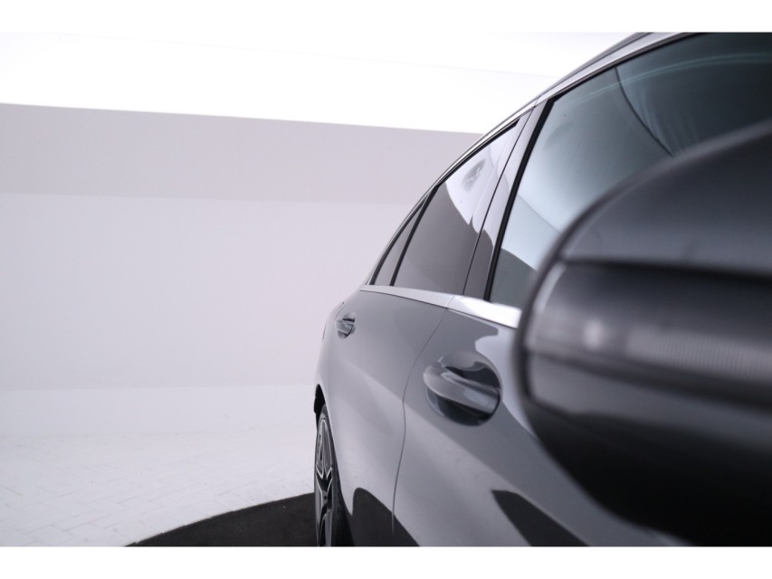 
Mercedes-Benz C-Klasse 180 Premium Pack vol									