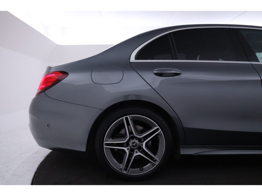 
Mercedes-Benz C-Klasse 180 Premium Pack vol									