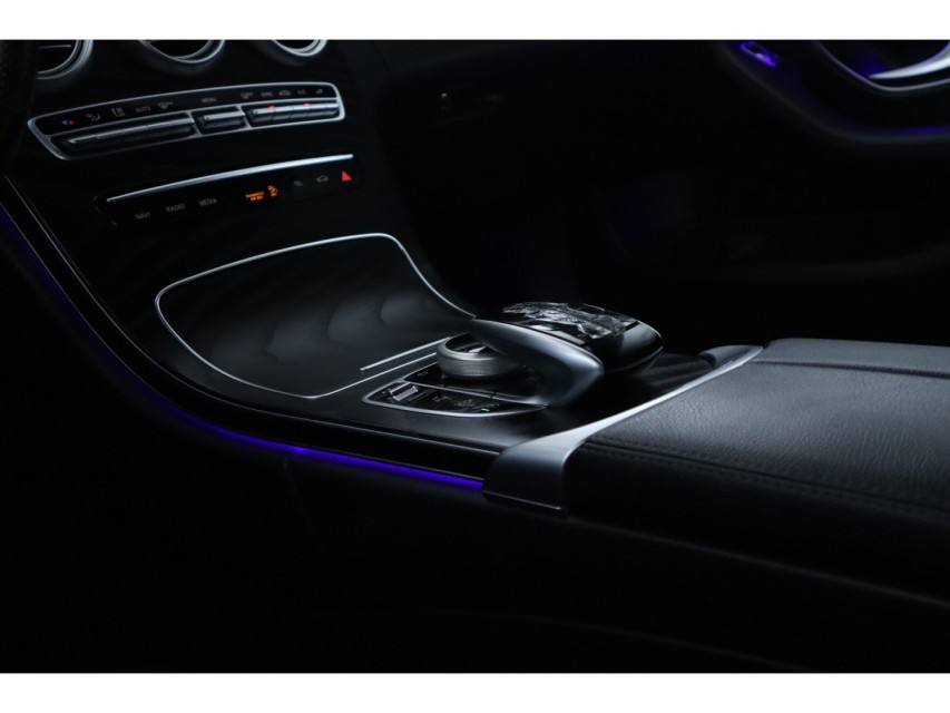 
Mercedes-Benz C-Klasse 180 Premium Pack vol									