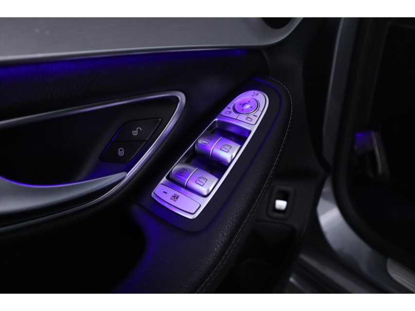 
Mercedes-Benz C-Klasse 180 Premium Pack vol									